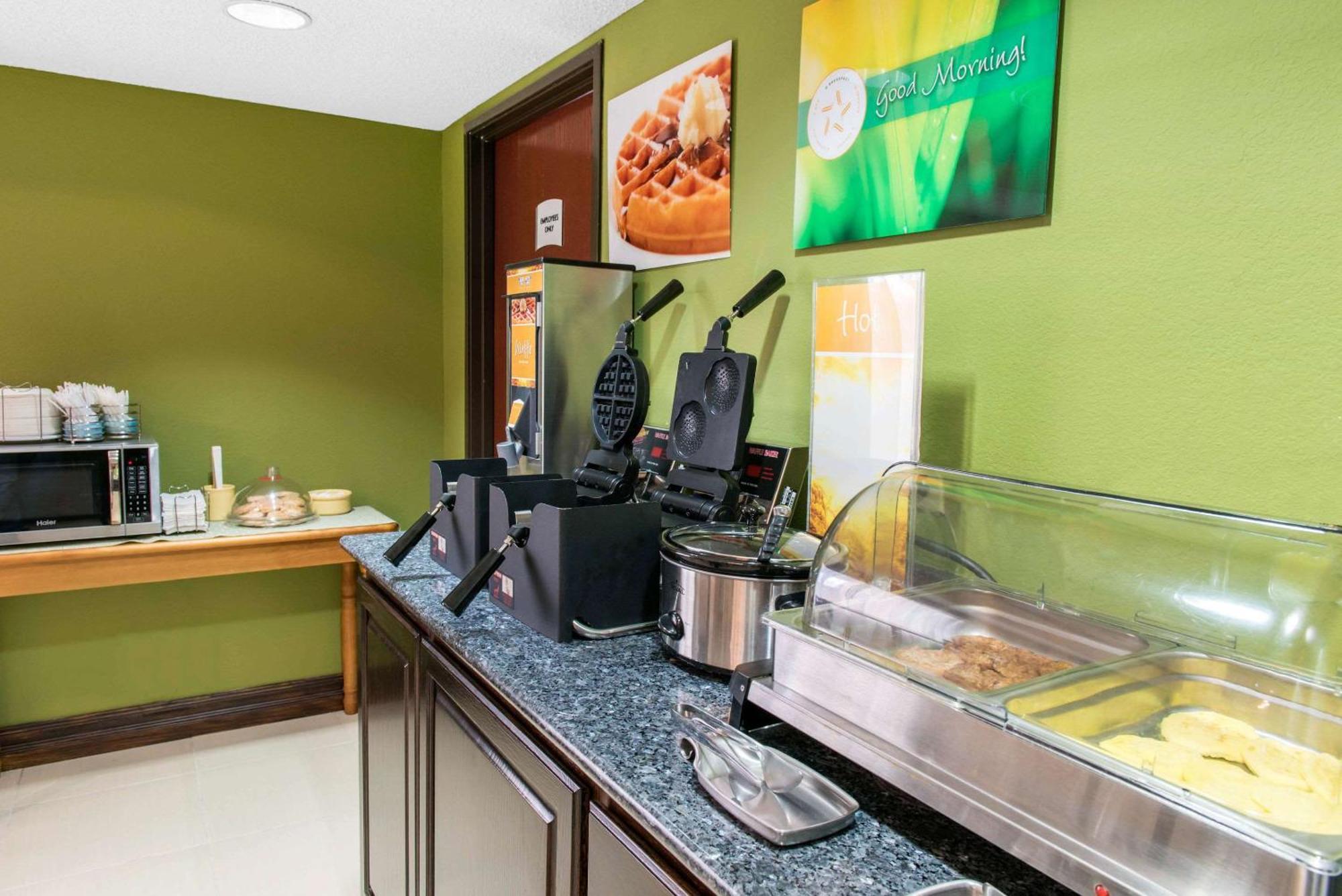 Quality Inn & Suites Anderson I-69 Exteriér fotografie