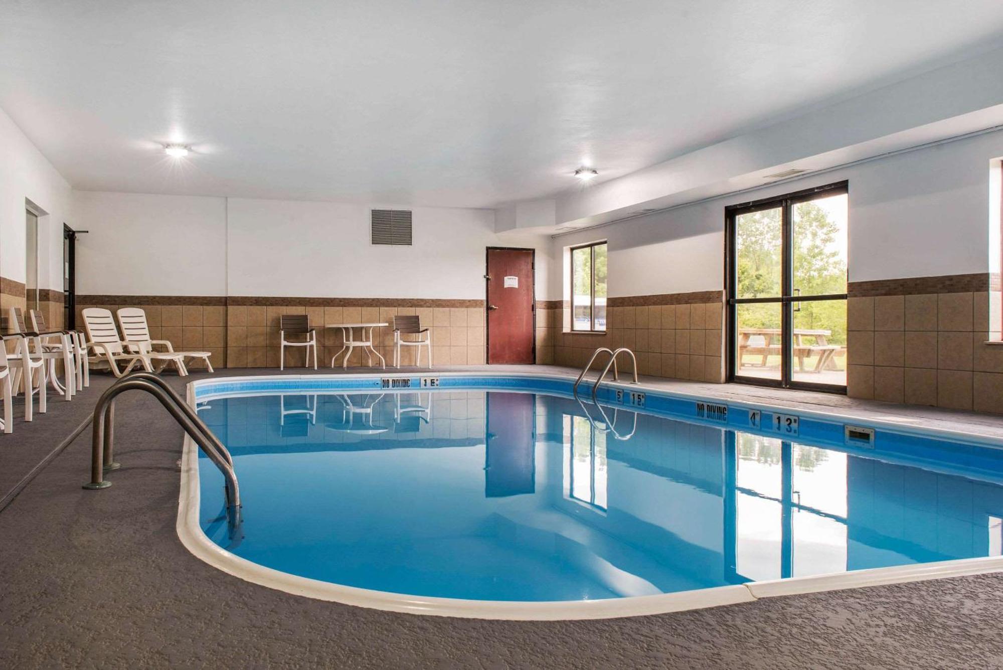 Quality Inn & Suites Anderson I-69 Exteriér fotografie